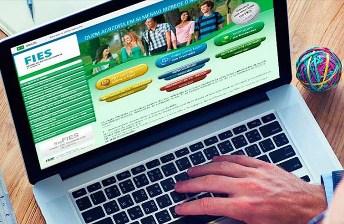 Estudantes têm até hoje para fazer aditamento do 2º semestre