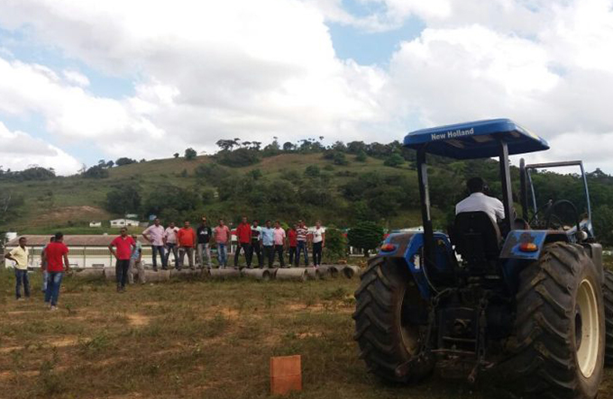 Agricultores recebem curso de tratorista em Mata de São João
