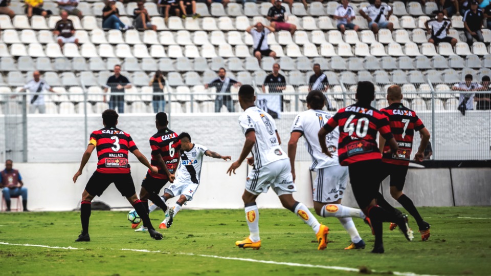 Vitória vence de virada a Ponte em partida tumultuada