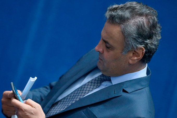 PF aponta indícios de que Aécio usava celulares de laranjas 