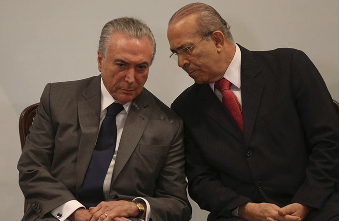 'O PSDB não está mais na base do governo', diz Padilha