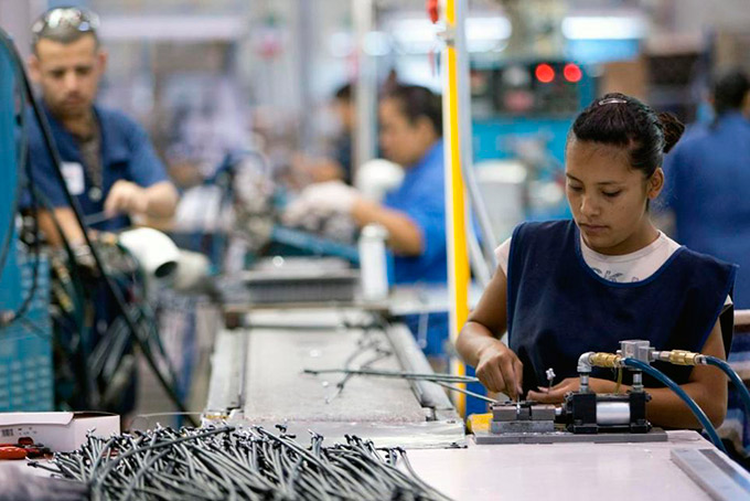 Desemprego cai para 12,2% e País tem 12,7 milhões sem trabalho