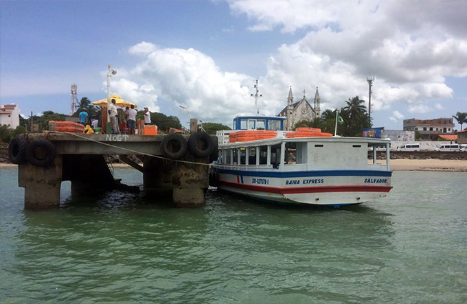 Maré baixa interrompe travessia entre Salvador e Mar Grande 