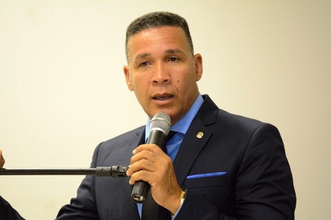 Líder do governo diz que um novo galpão vai gerar 400 empregos 