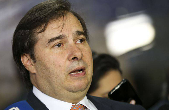 Maia admite dificuldade em obter votos para aprovar Previdência 