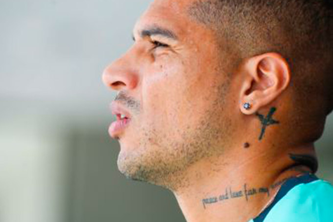 Paolo Guerrero é suspenso por doping e está fora da Copa