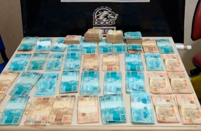 Homem é preso por roubar R$ 97 mil da avó em Ilhéus