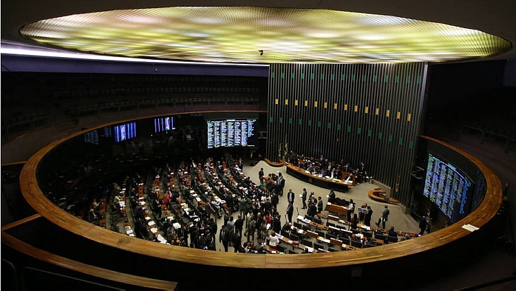 Proposta de regime semipresidencialista trata de ‘censura’