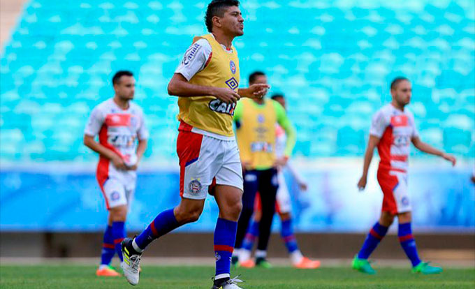 Bahia negocia contratação em definitivo do volante Edson