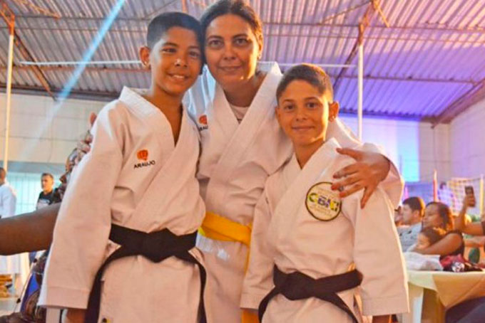 Atleta de karatê mais novo da Bahia tem apenas 10 anos e 52 medalhas