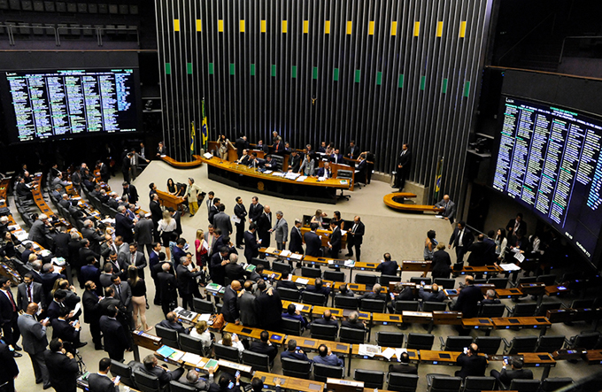 PF faz operação na Câmara que tem dois deputados como alvos