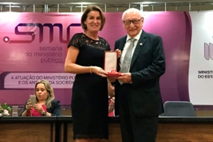 FJS: Recebe Medalha por defesa dos interesses sociais