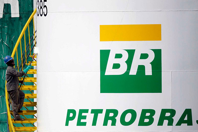 Petrobras vende 25% de campo de petróleo a norueguesa