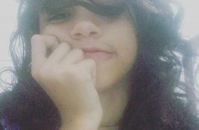 Menina de 12 anos morre eletrocutada em pisca-pisca