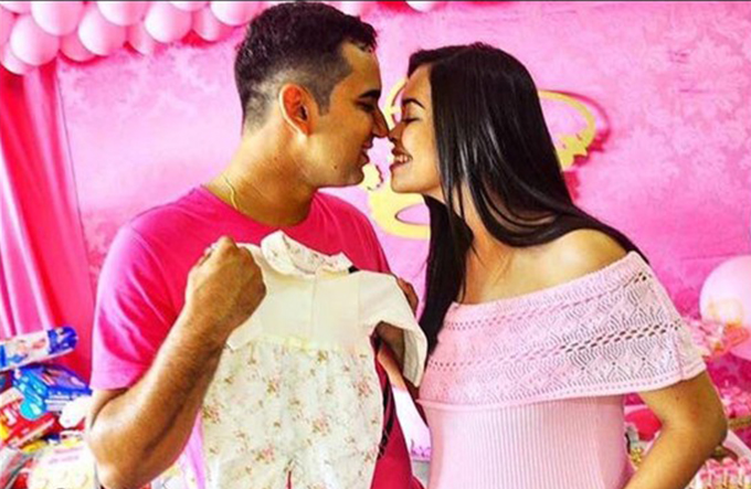 Marido que matou grávida por ciúmes participou de velório