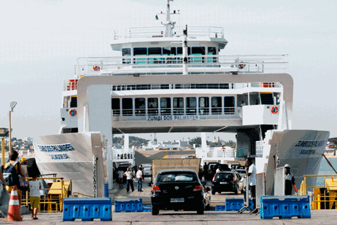 390 mil pessoas e 64 mil veículos devem usar o ferry no fim de ano
