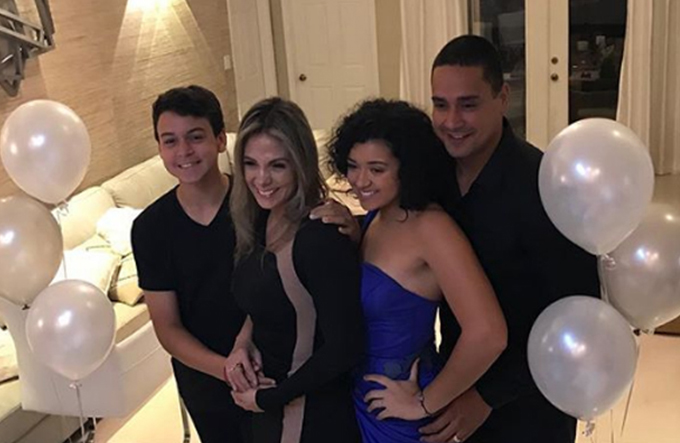 Xanddy celebra aniversário do filho com foto antiga da família