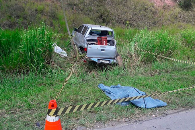 Acidente deixa mortos na BR-324