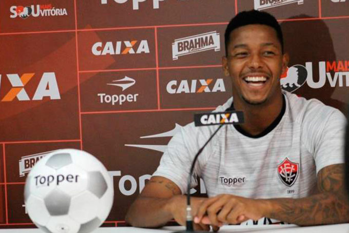 Venda de David ao Cruzeiro provoca protestos