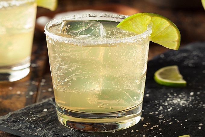 Saiba o que o consumo excessivo de álcool pode causar à sua pele