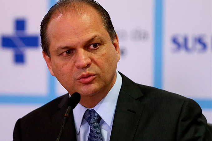 Ministro da Saúde vai deixar o cargo para disputar a eleição