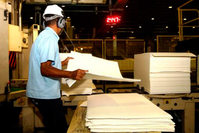 Produção industrial cresce 0,2%, segundo o IBGE