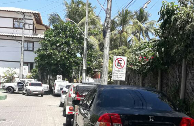 Leitor reclama da falta de fiscalização em Praia do Forte