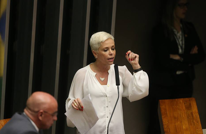 Advogados tentam barrar posse de Cristiane Brasil 