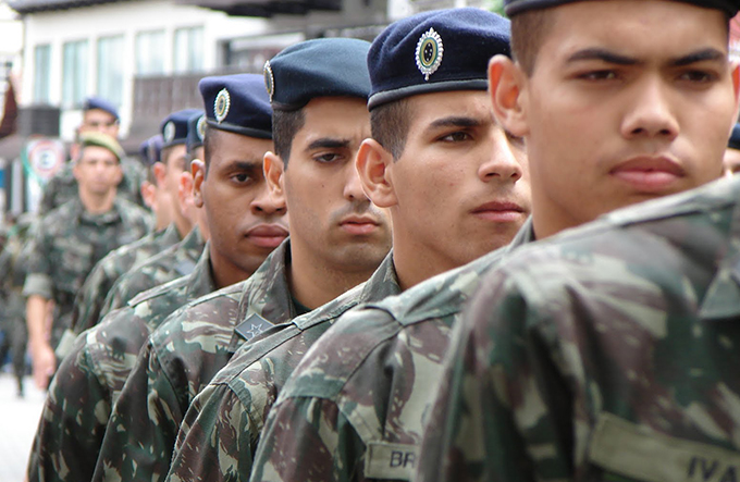 Jovens nascidos em 2000 devem se alistar no Serviço Militar
