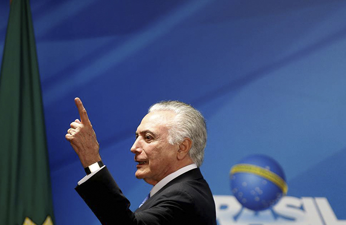 Temer bate recorde em edição de MPs