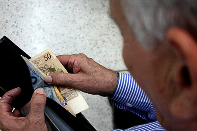 Índice que reajusta aposentadoria fica em 2,07% 