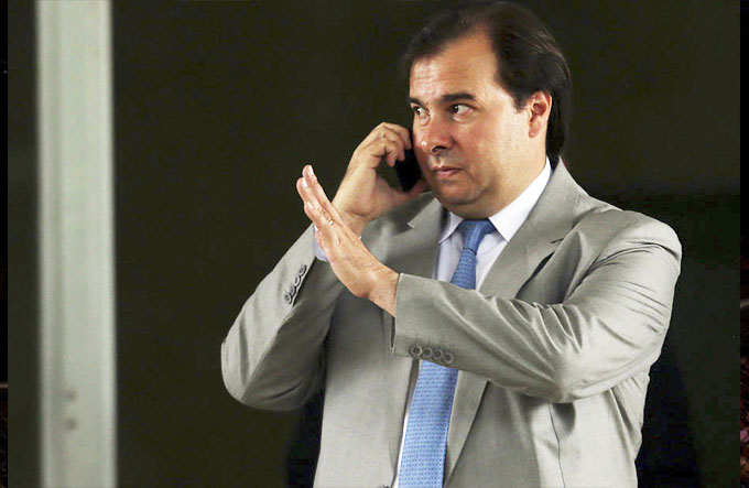 Denúncias contra Temer pesaram para rebaixamento, diz Maia