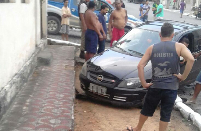 Bebê de um ano e seis meses morre após ser atropelado por carro