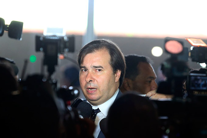 Congresso não é responsável pela nota do Brasil, diz Maia