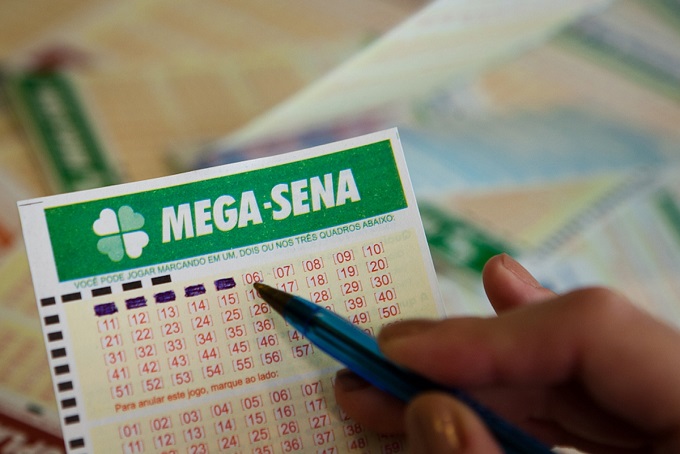 Três apostas dividem prêmio de R$ 12 milhões da Mega-Sena
