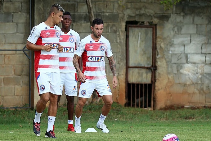 Bahia renovou totalmente as laterais em 2018