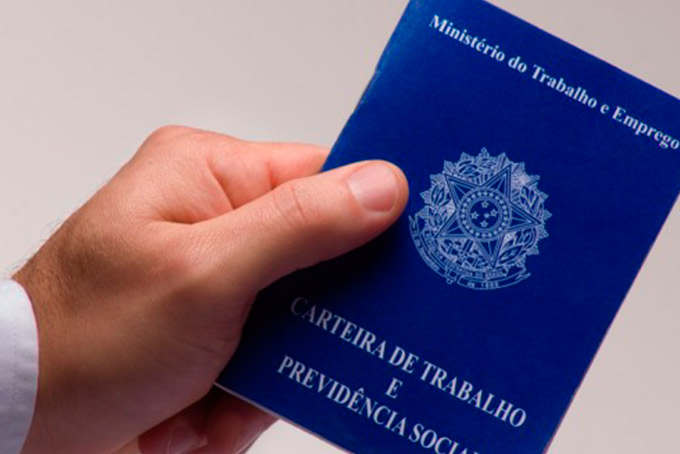 94% dos trabalhadores sacaram o abono salarial de 2015
