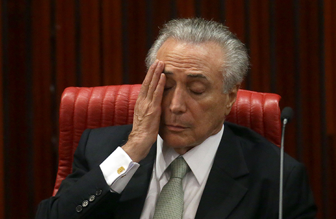 Temer pode ser punido por não trocar vices da Caixa