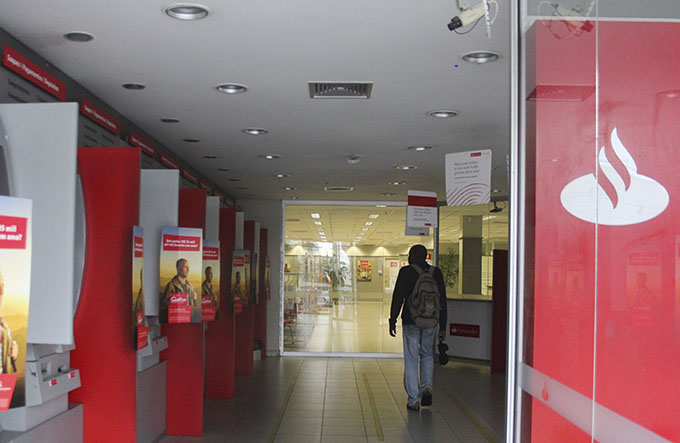  Santander seleciona 350 gerentes; há vagas para a Bahia