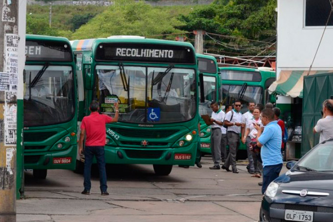Rodoviários ameaçam parar no Carnaval