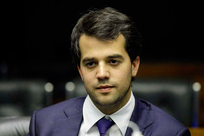 Filho de Cabral tentará reeleição