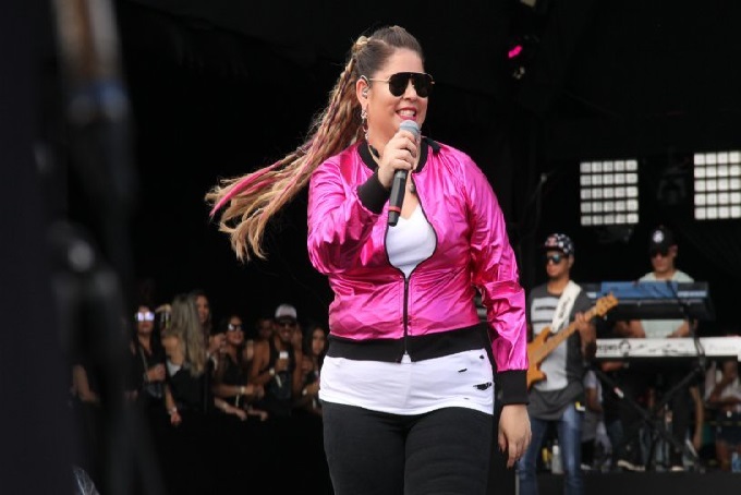 Marília Mendonça chega a faturar R$ 10 milhões por mês com shows