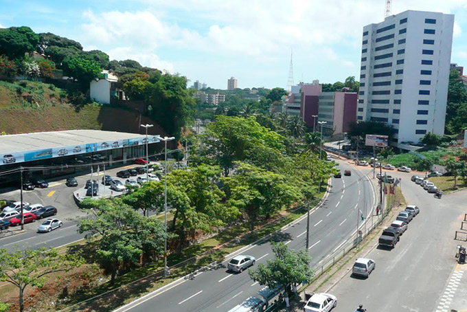 Homem é encontrado morto em cruzamento da Avenida Garibaldi