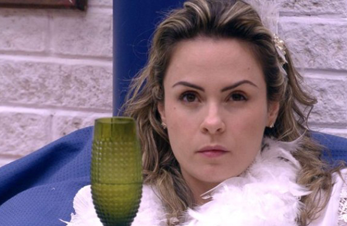 Ana Paula Renault critica família Lima: 'Quero é distância e cadeia'