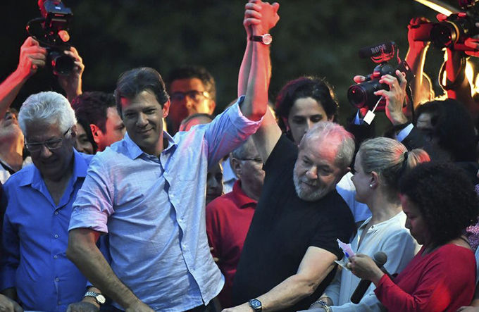 Lula afirma ser vítima de um 'pacto'