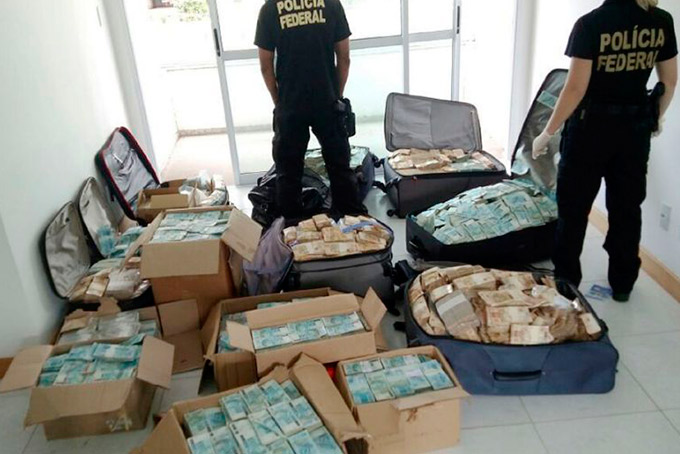 PF entrega ao STF malas com R$ 51 milhões 