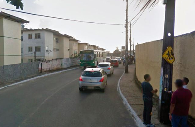 Homem é agredido por moradores após invadir condomínio