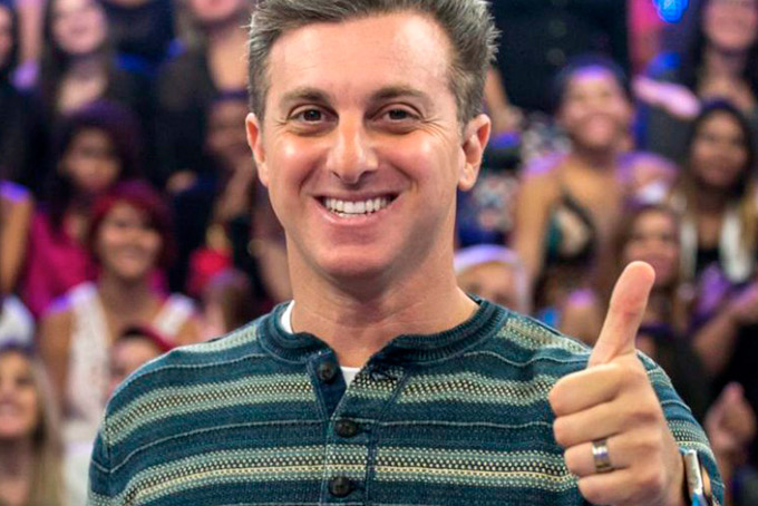 Luciano Huck comemora resultado de pesquisa Datafolha