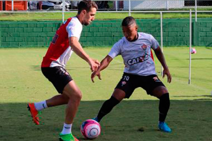 Atacante Gabriel deixa o Vitória e lamenta: 'Queria ficar'