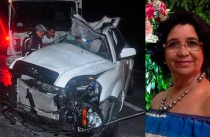 Mulher morre após caçamba desgovernada colidir em carro 